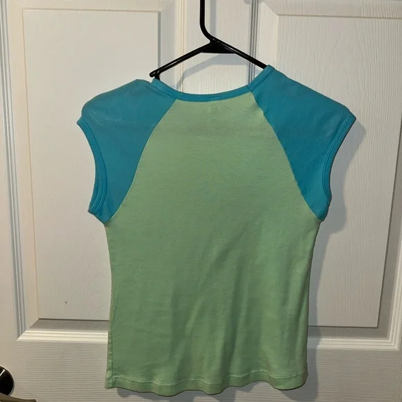 Alan Jackson’s It’s 5 o’clock Somewhere Top - Picture 3 of 3